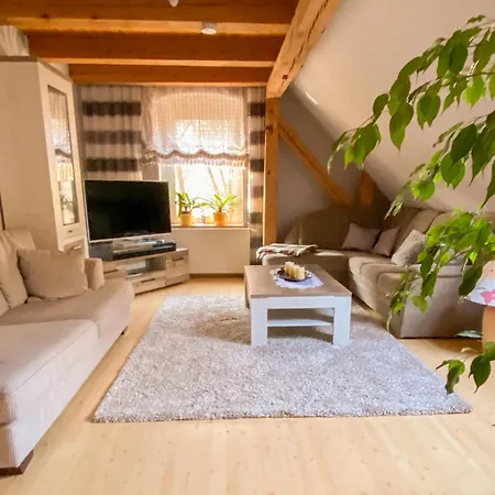 Zwischen Wald Und Barhoft